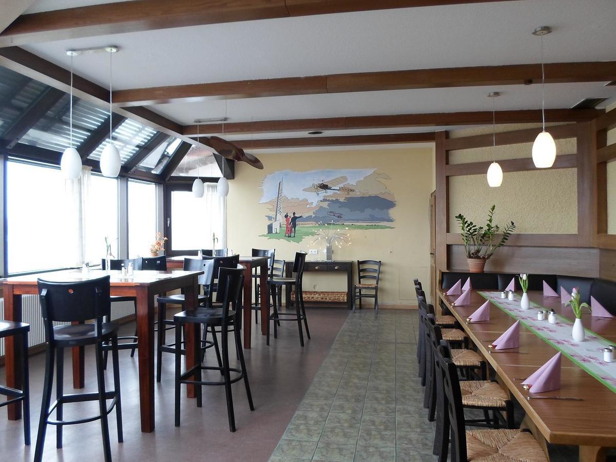 Отель Flugplatzrestaurant Wallmuhle Atting Экстерьер фото